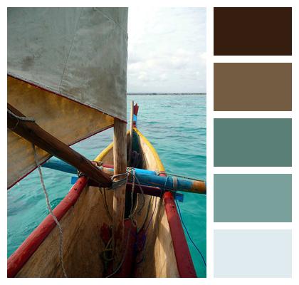 Canoe Nature Color Image