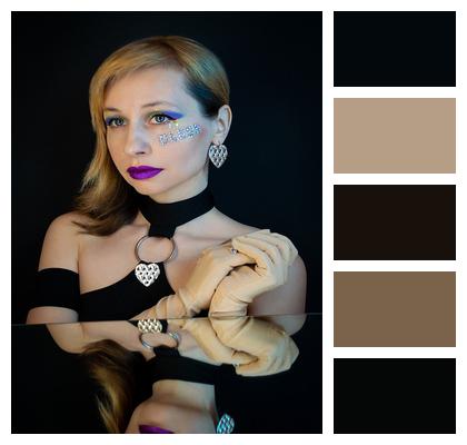 Feysart Brightly Makeup Artist Pose Image