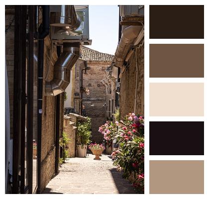 Abruzzo Town Alley Image