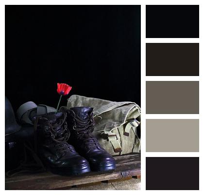 Combat Boots Knapsack Red Poppy Trunk Image