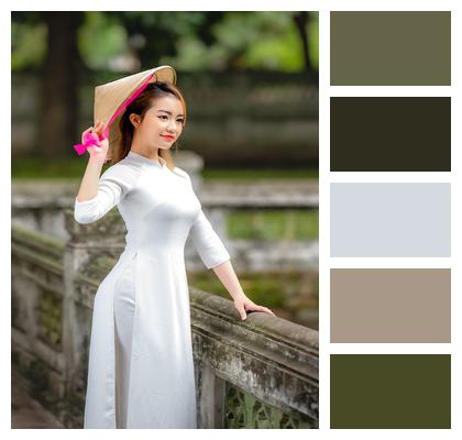 Pose Vietnamese Asian Ao Dai Image