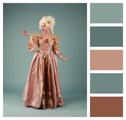 18Th Century Queen Queen Wig Image