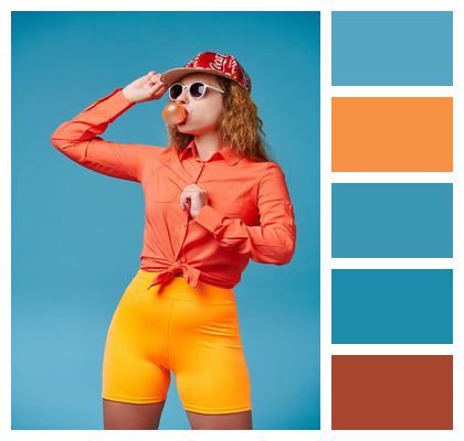 Model Sports Look Blow Bubbles Cap Image