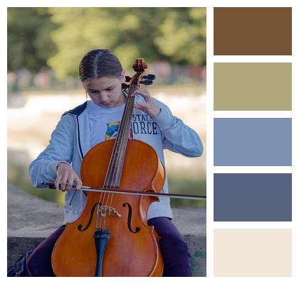 Stone Busker Girlie Playing Image