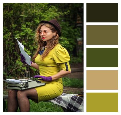 Vintage Vintage Style Typewriter Plein Air Image
