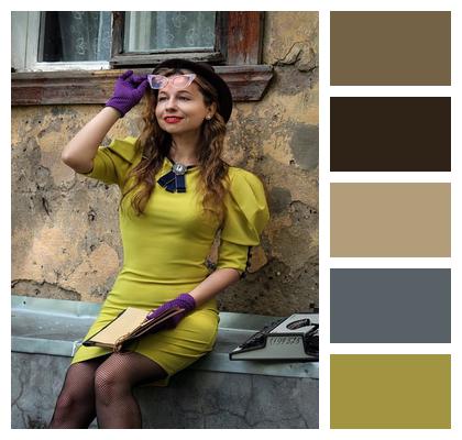 Plein Air Vintage 40S Fashion An Old House Image