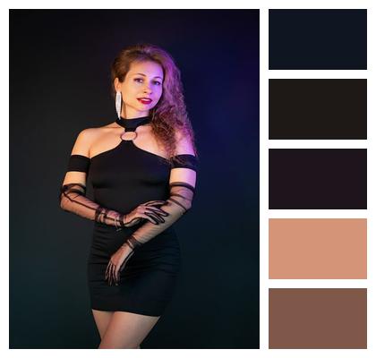 Pretty Style Pose Gothic Dress Image