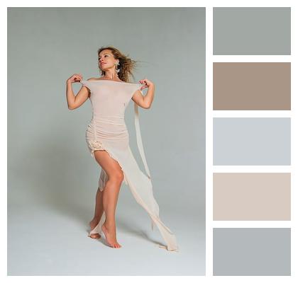 Model Spring Barefoot Air Image